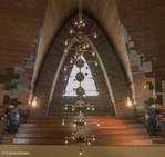 Kerkzaal met centrale kroonluchter
<br/>
Corrie Groen-Pickhard, 2018-07-26